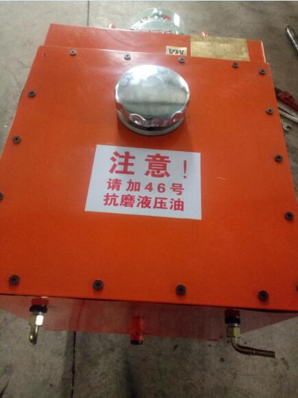 用架柱式液壓回轉鉆機，請用46號抗磨液壓油