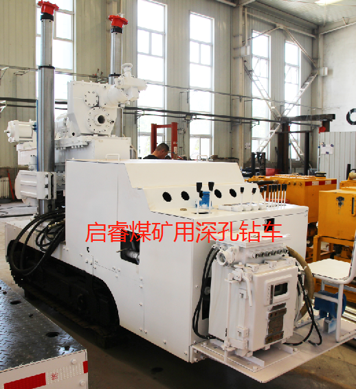 全液壓履帶鉆機(jī)：深孔一機(jī)搞定。
